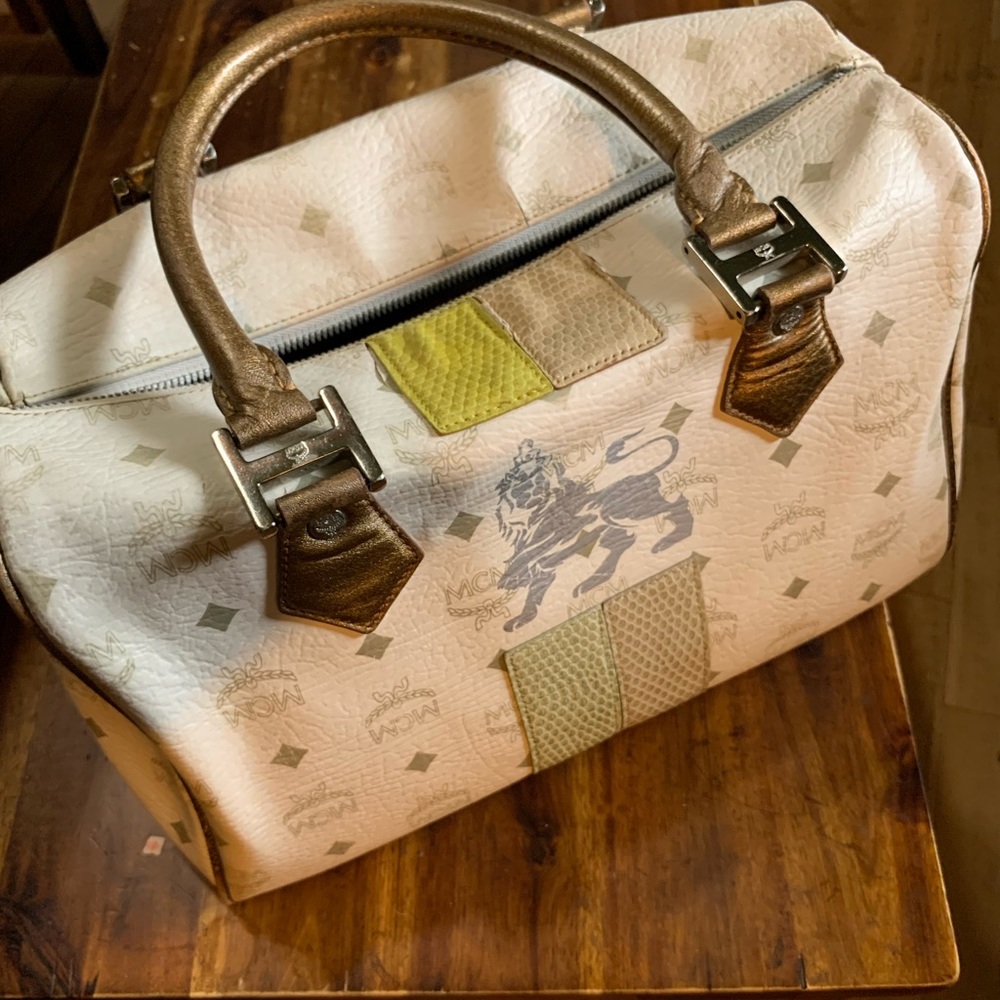 MCM  Boston Princess Lion Bag